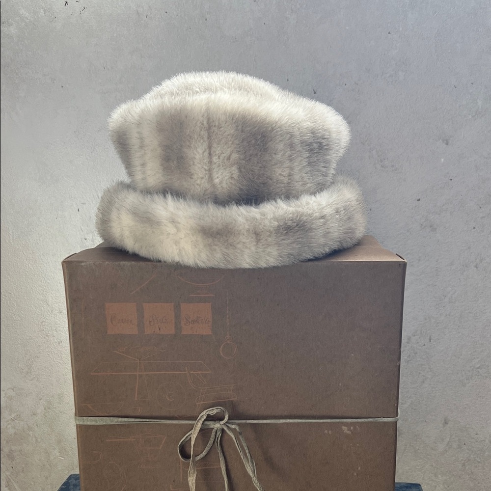 Vintage faux fur hat
